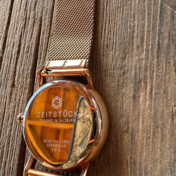 Men's Gold and White Watch - Picture 4 of 5